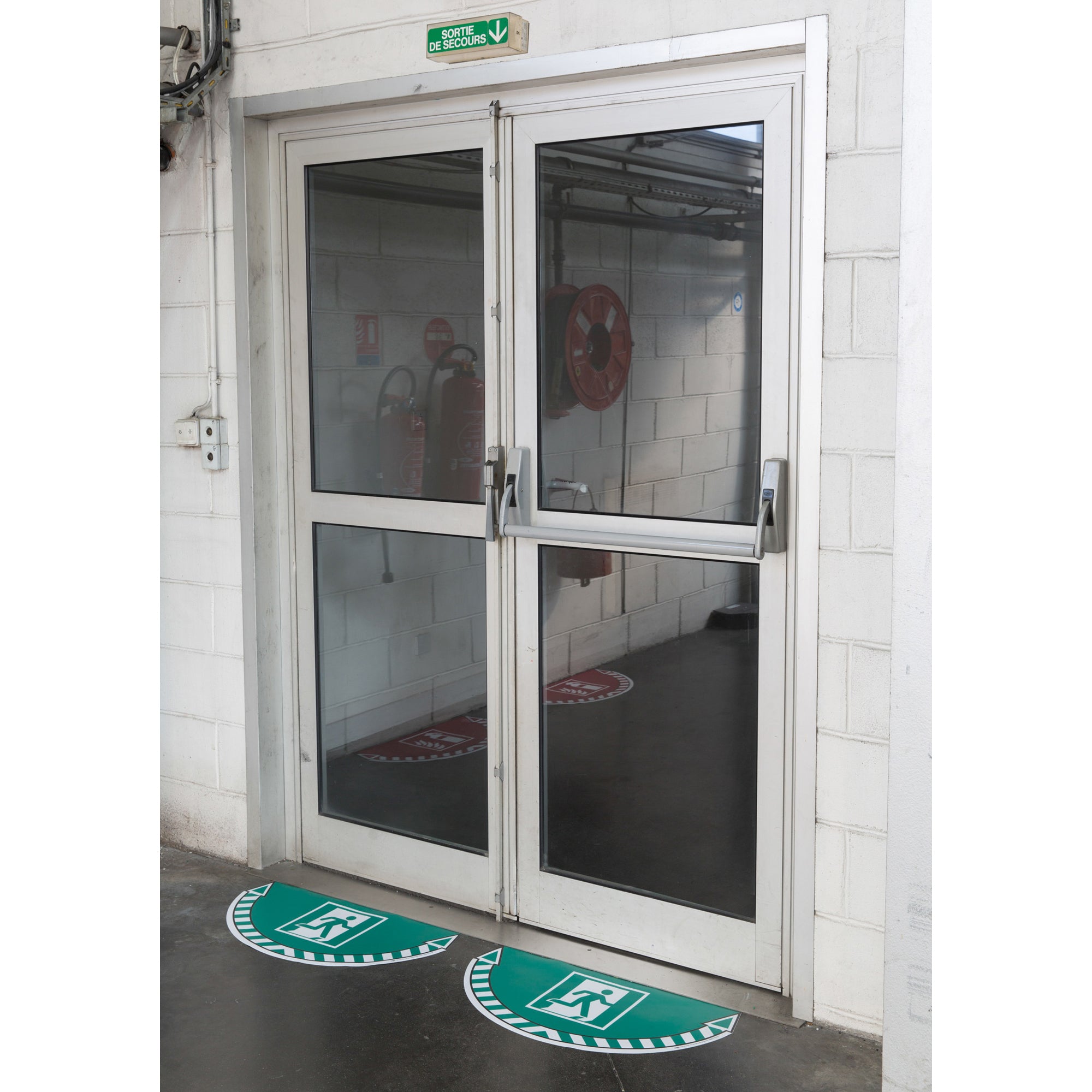 cep-adesivo-segnalatore-terra-uscita-emergenza-70x35cm-take-care