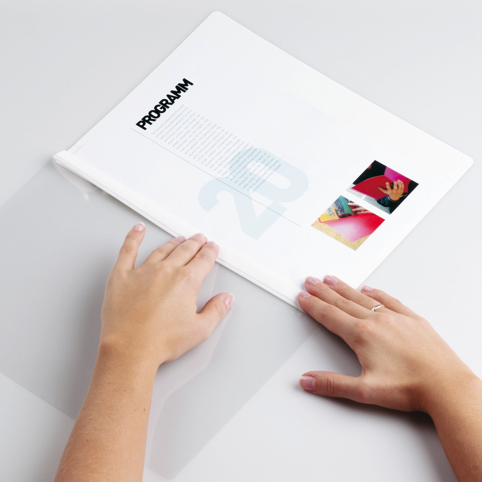 durable-cartellina-a4-durabind-bianco-rilegatura-punti-2250