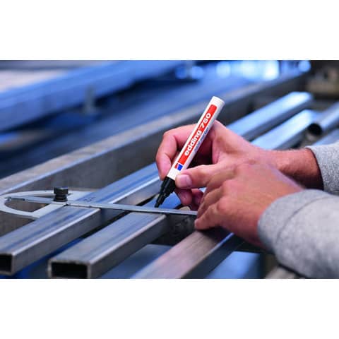 edding-marcatore-vernice-750-punta-conica-2-4-mm-verde-4-750004