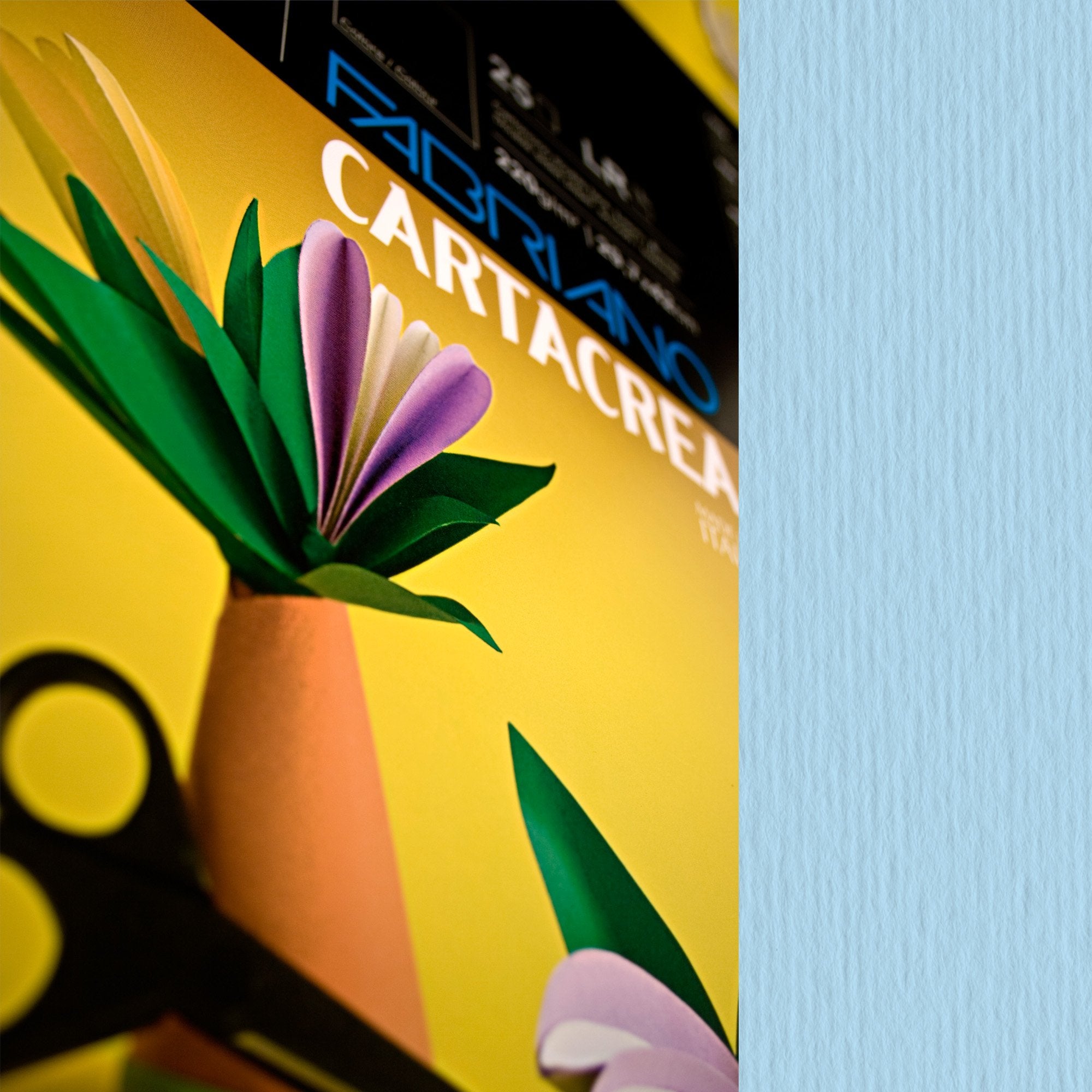 fabriano-blister-10fg-cartoncino-35x50cm-220gr-celeste-cartacrea