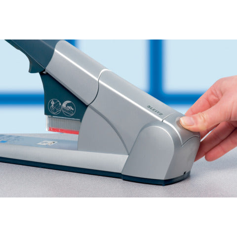 leitz-cucitrice-tavolo-blocchi-max-80-fogli-5551-grigio-chiaro-55510084