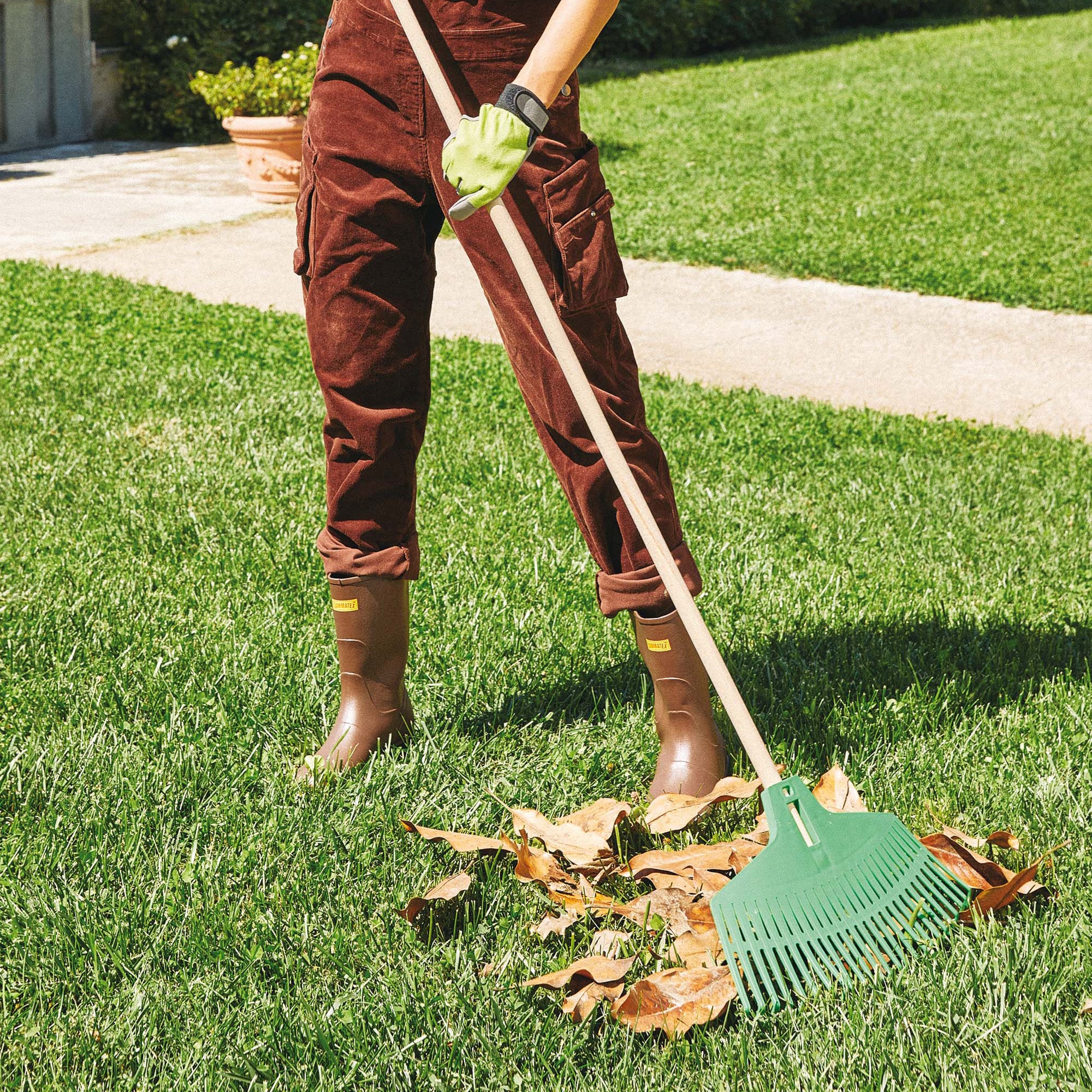 verdemax-scopa-25-denti-erba-foglie-manico-legno-cm-47