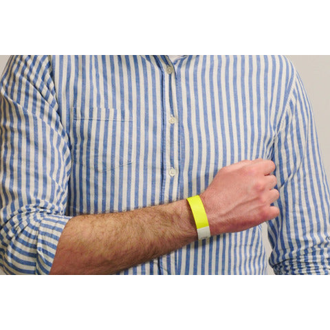 avery-braccialetti-identificativi-intyvek-resistenti-allacqua-conf-500-pz-giallo-fluo-tyvyw-50