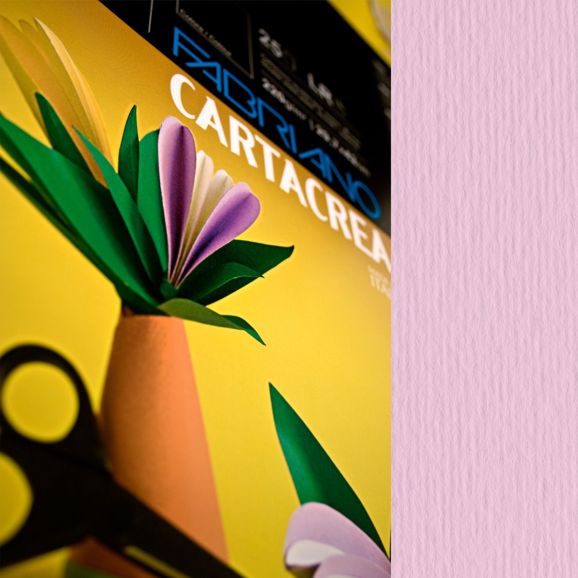 fabriano-blister-10fg-cartoncino-35x50cm-220gr-rosa-cartacrea