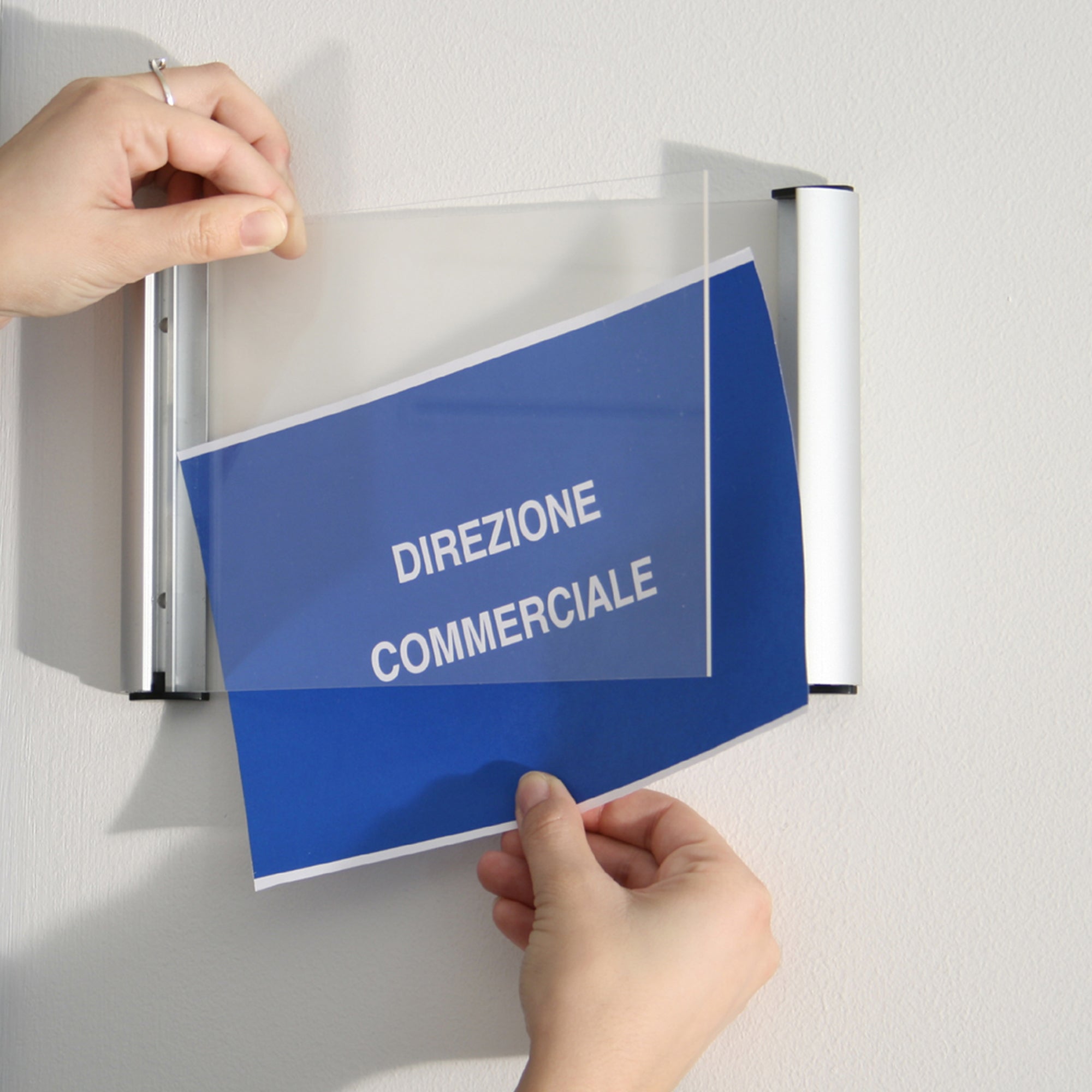 tecnostyl-porta-targa-a5-15x21cm-appendibile-wall-sign
